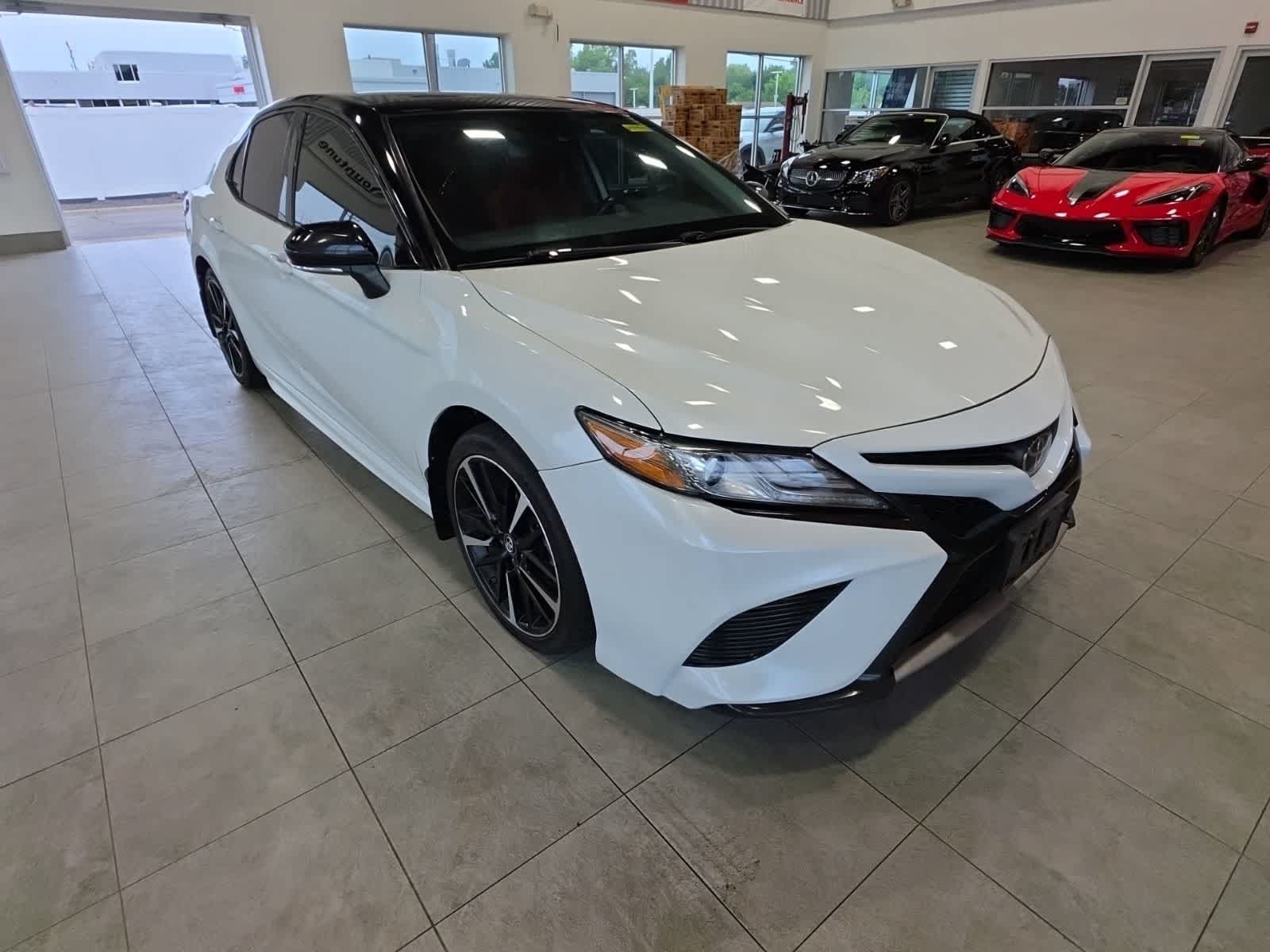 Used 2019 Toyota Camry XSE FWD image 4