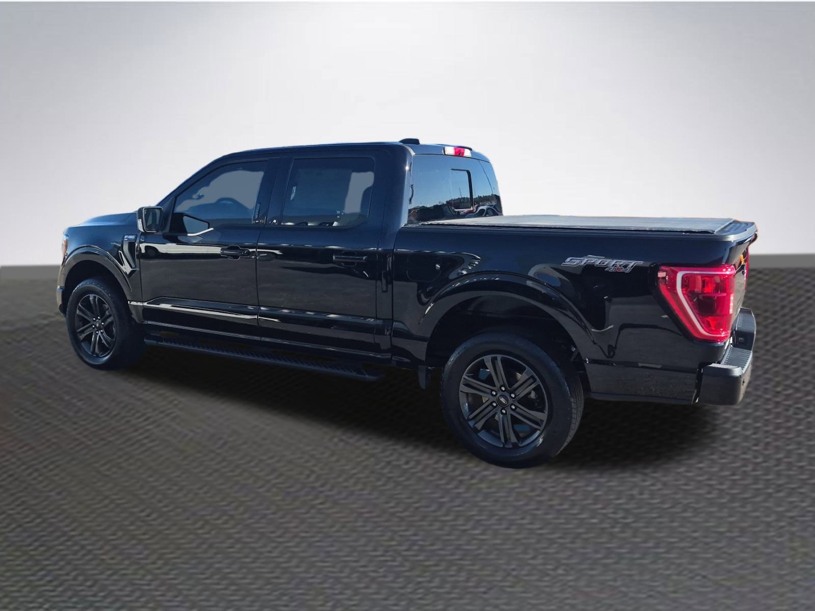 Certified 2022 Ford F150 XLT w/ Equipment Group 302A High image 5