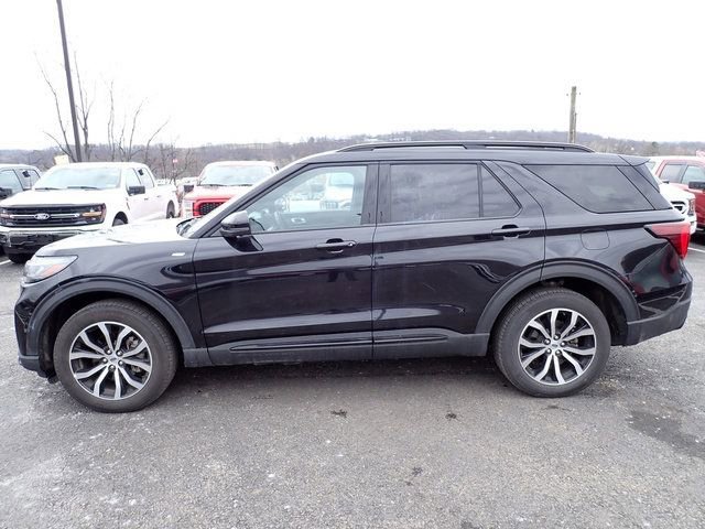 Certified 2025 Ford Explorer ST-Line image 6