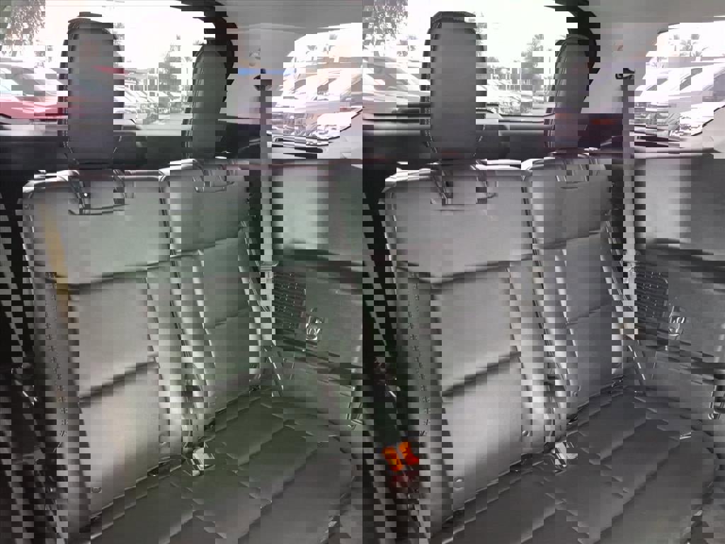 Certified 2022 Ford Explorer XLT w/ Equipment Group 202A image 16