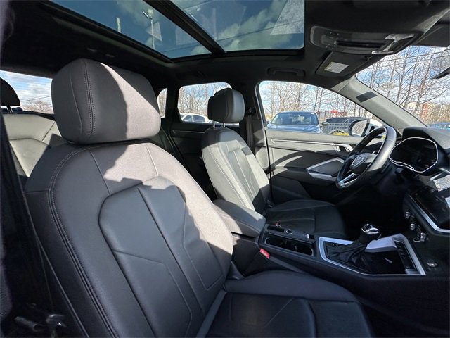 Used 2024 Audi Q3 2.0T Premium image 34
