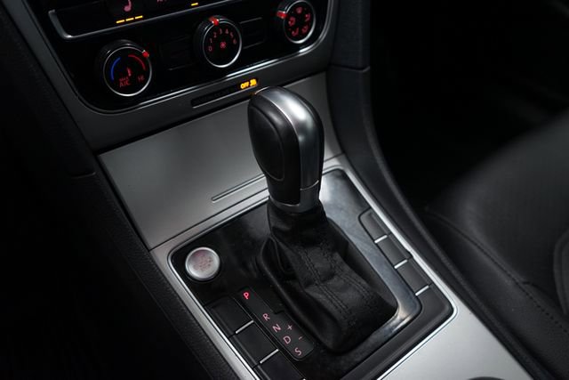 Used 2019 Volkswagen Passat 2.0T Wolfsburg image 24