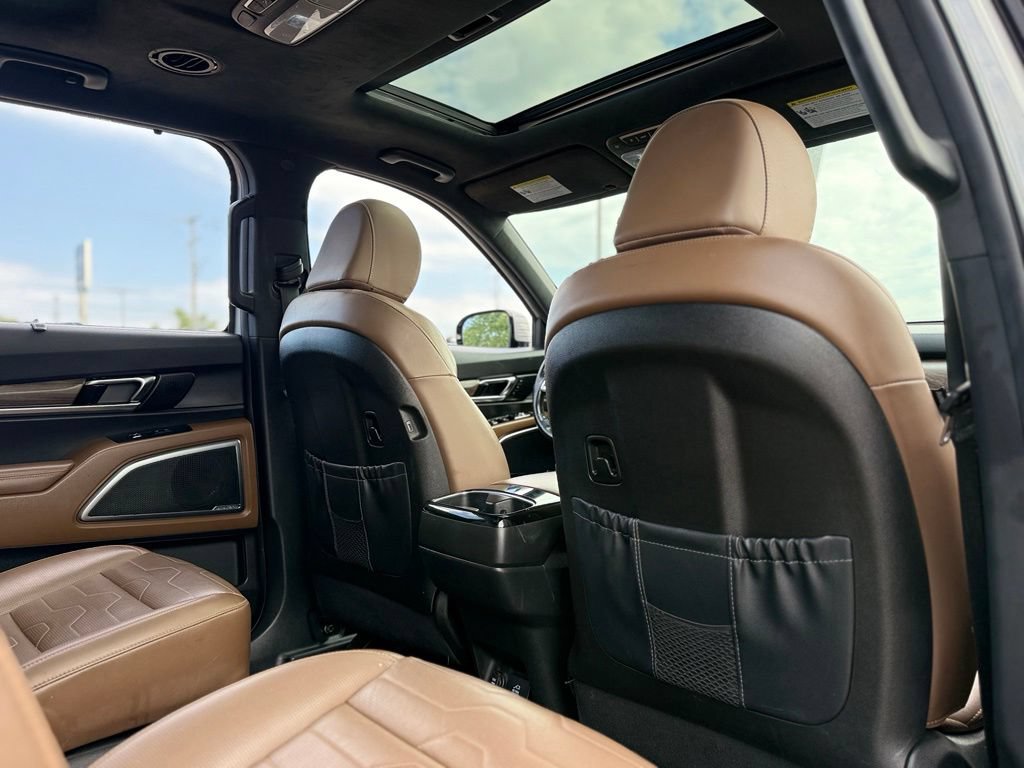 Used 2022 Kia Telluride SX w/ SX Prestige Package AWD/4WD image 16