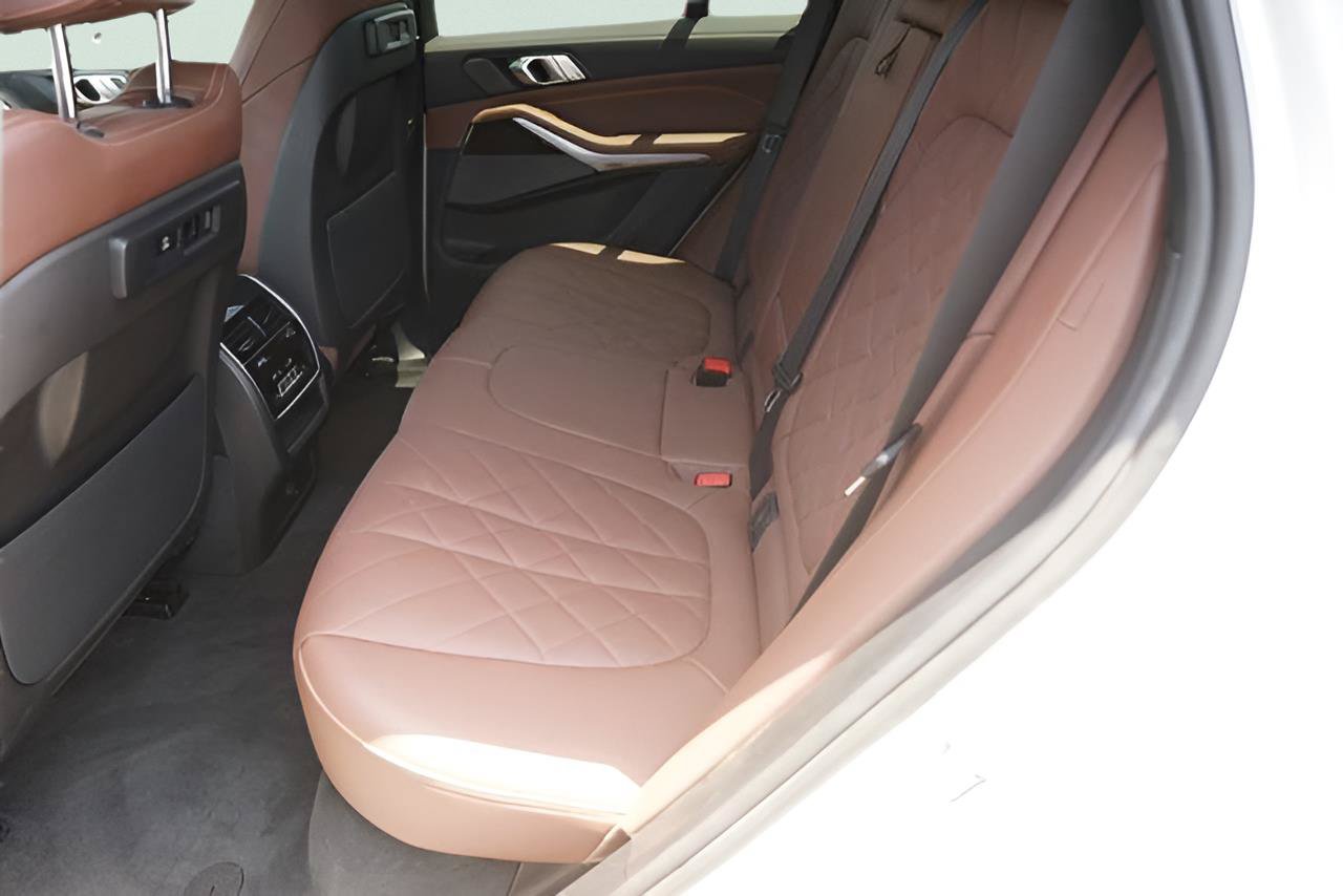 Used 2023 BMW X5 xDrive40i w/ Premium Package AWD/4WD image 13