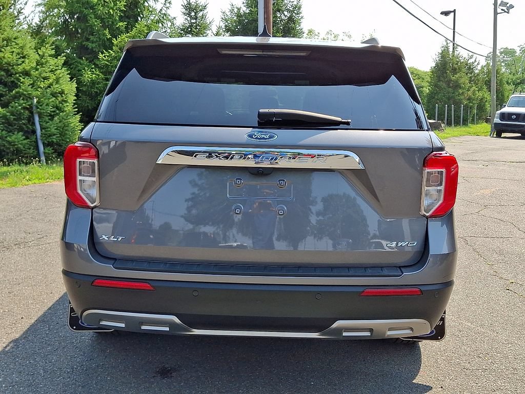 Certified 2023 Ford Explorer XLT w/ Equipment Group 202A AWD/4WD image 8