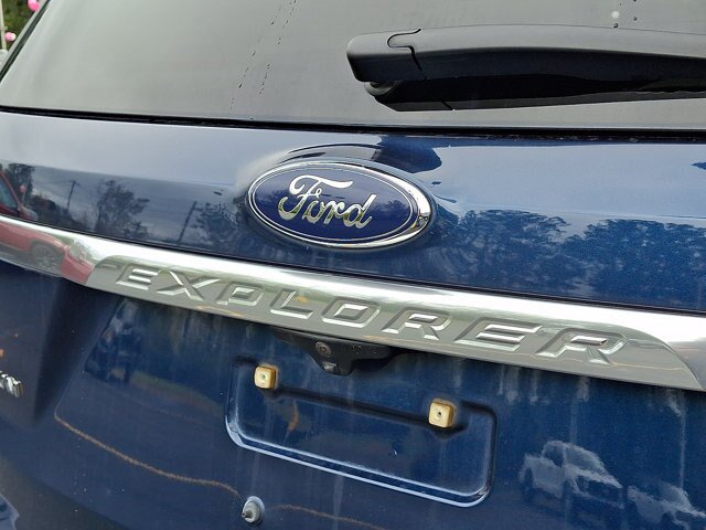 Certified 2017 Ford Explorer Platinum AWD/4WD image 37