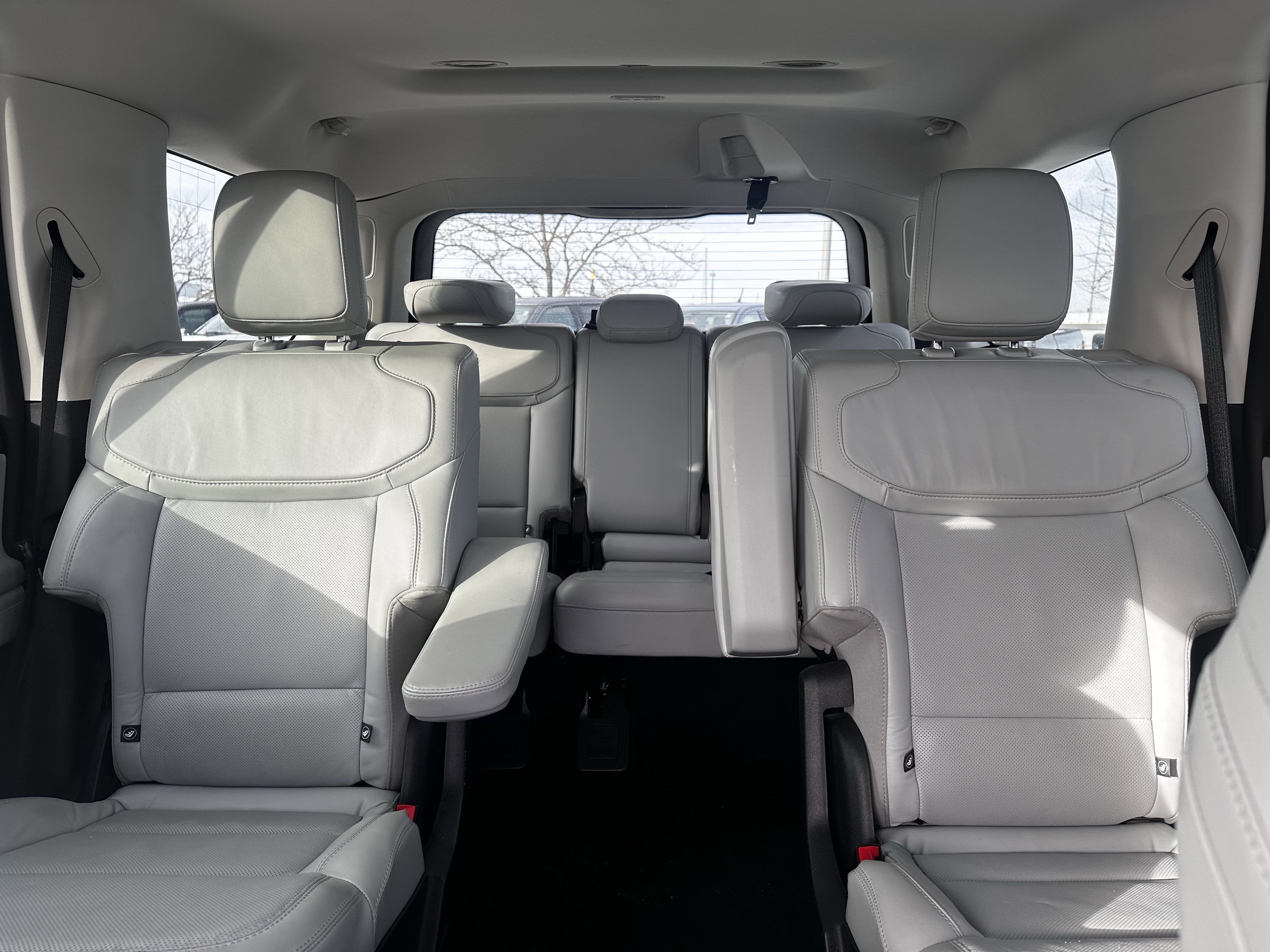 Certified 2025 Ford Expedition Platinum image 13