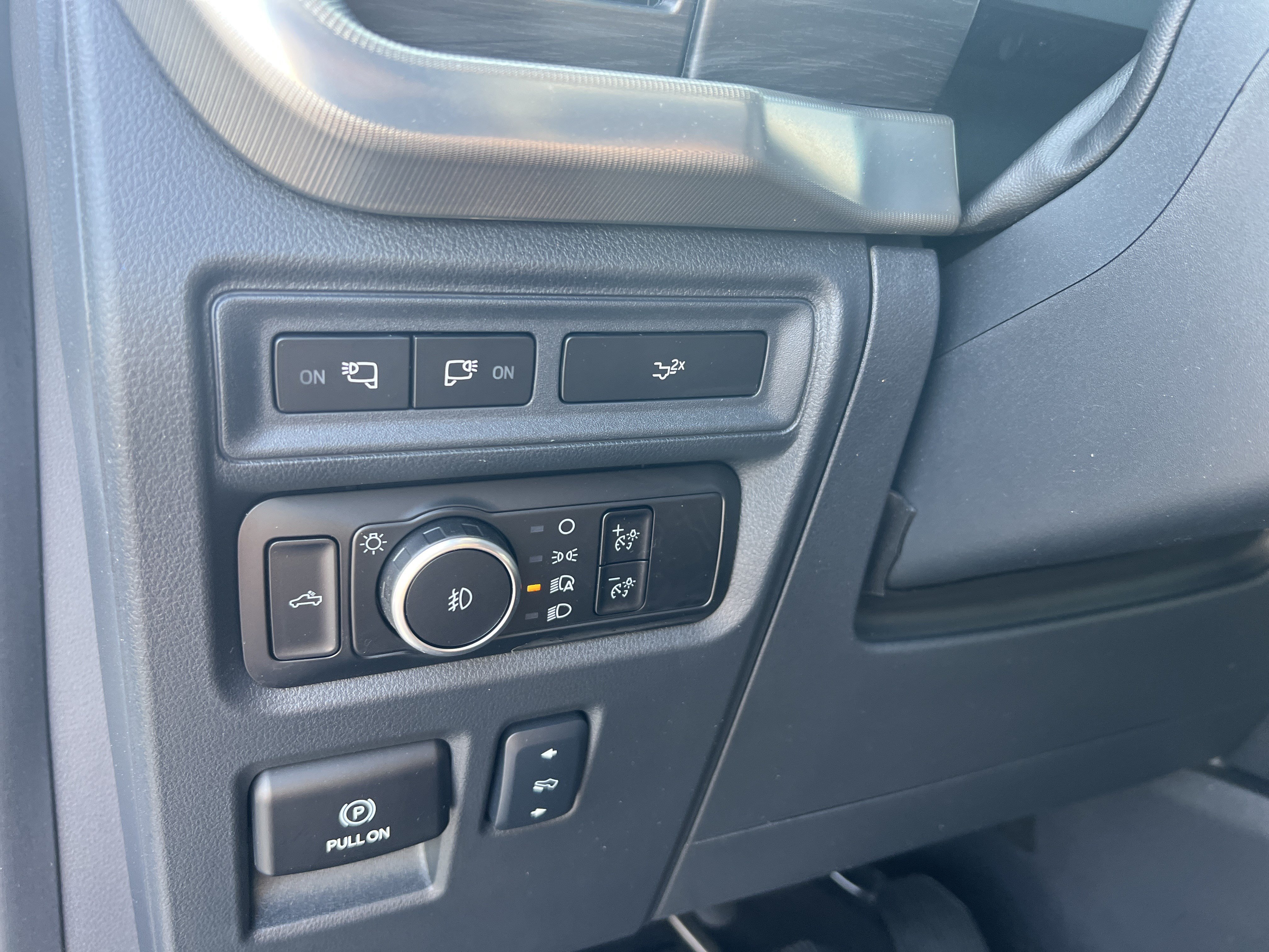 Certified 2024 Ford F150 Lariat w/ FX4 Off-Road Package AWD/4WD image 32