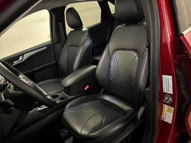 Certified 2025 Ford Escape SE w/ PHEV Premium Package image 18