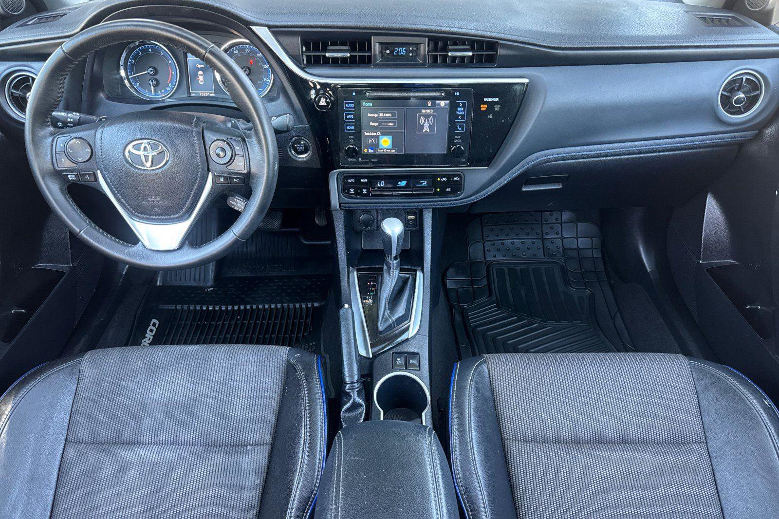 Used 2017 Toyota Corolla SE image 3