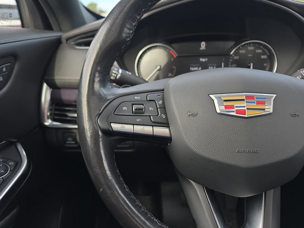 Used 2021 Cadillac XT4 Luxury w/ Cold Weather Package AWD/4WD image 28