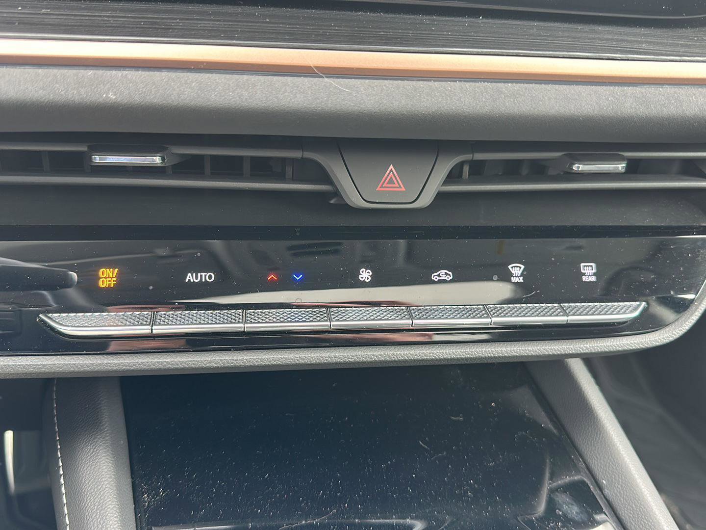 Used 2024 Buick Envision Sport Touring image 18