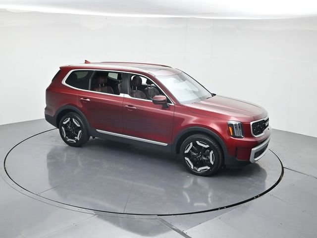 Used 2023 Kia Telluride EX w/ EX Captain's Chair Package FWD image 41