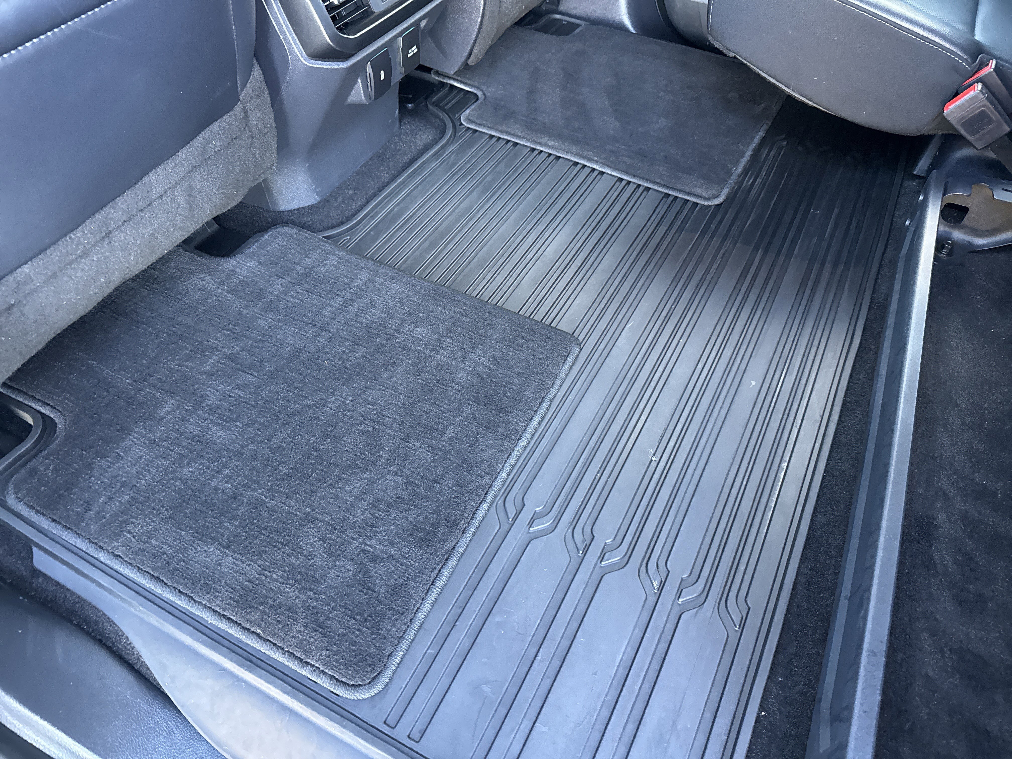 Certified 2021 Ford F150 Lariat w/ Equipment Group 502A High image 39