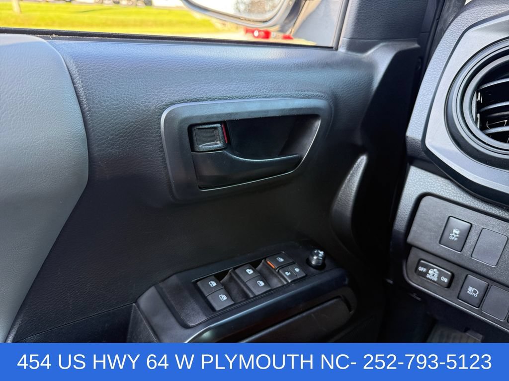 Used 2023 Toyota Tacoma SR AWD/4WD image 21