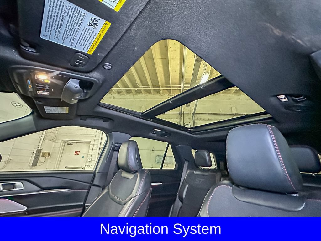 Certified 2025 Ford Explorer ST AWD/4WD image 4