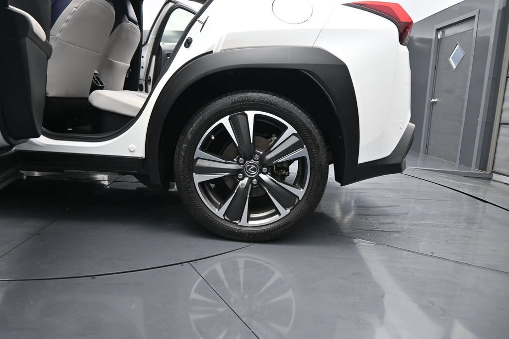 Used 2020 Lexus UX 250h w/ Premium Package AWD/4WD image 18