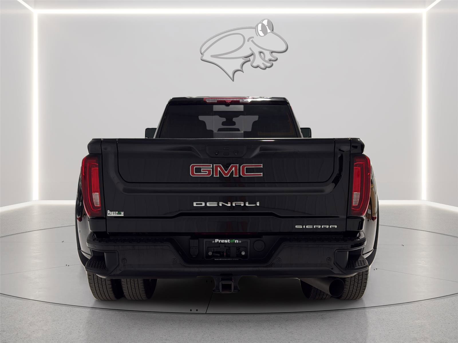 Used 2022 GMC Sierra 3500 Denali AWD/4WD image 4
