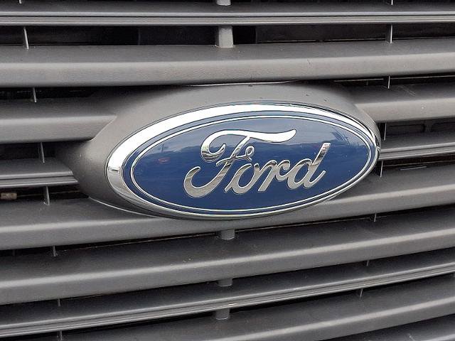 Certified 2018 Ford Transit 150 XL RWD image 29