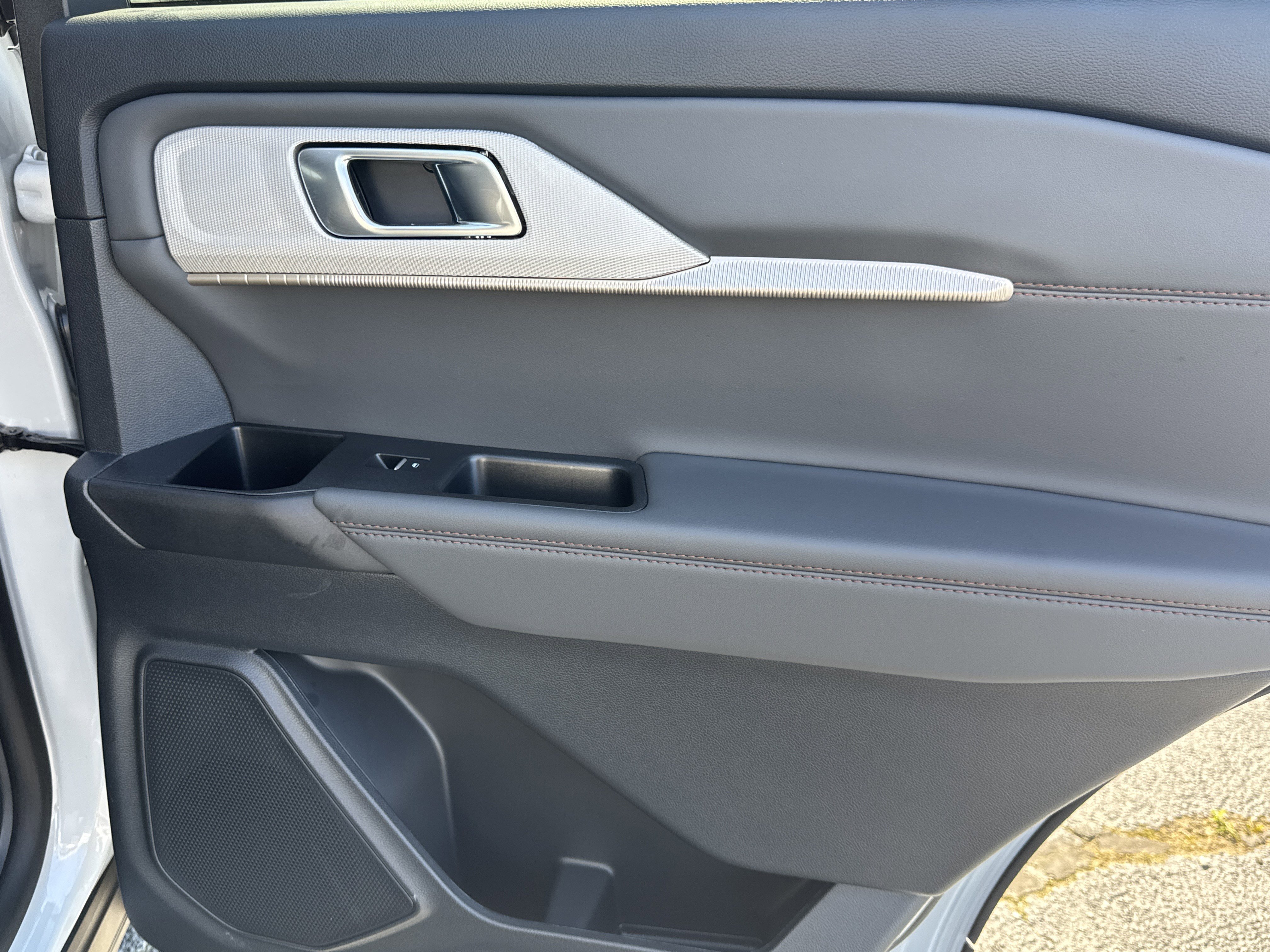 Certified 2025 Ford Explorer Active w/ Active Comfort Package image 19