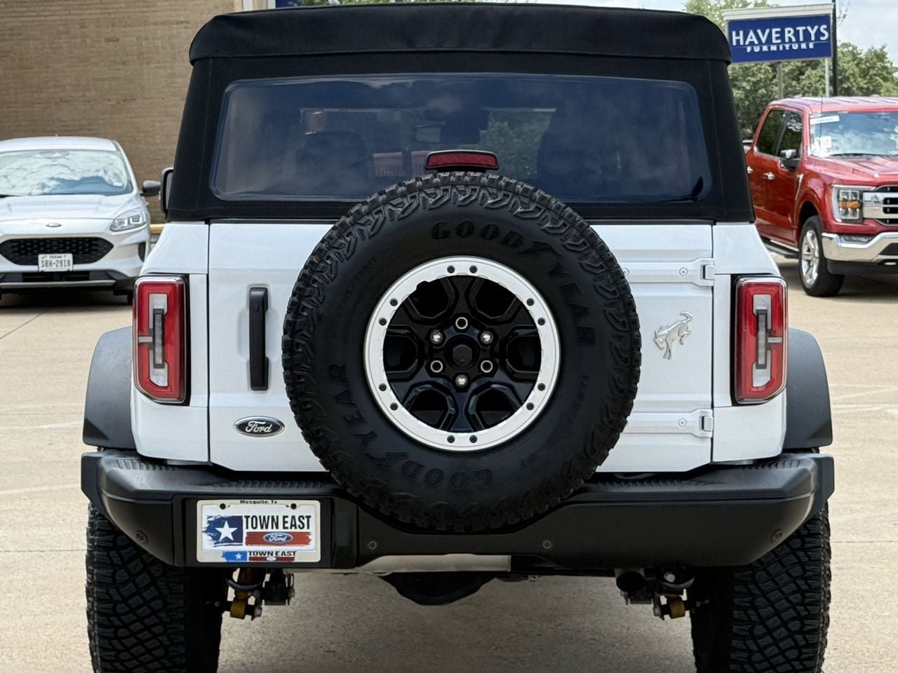 Certified 2022 Ford Bronco Badlands AWD/4WD image 6