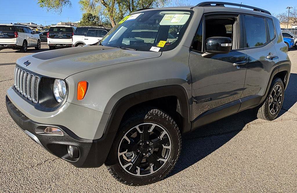 Used 2023 Jeep Renegade Latitude image 6