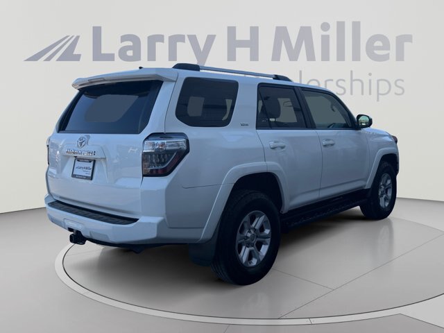 Used 2021 Toyota 4Runner SR5 AWD/4WD image 5