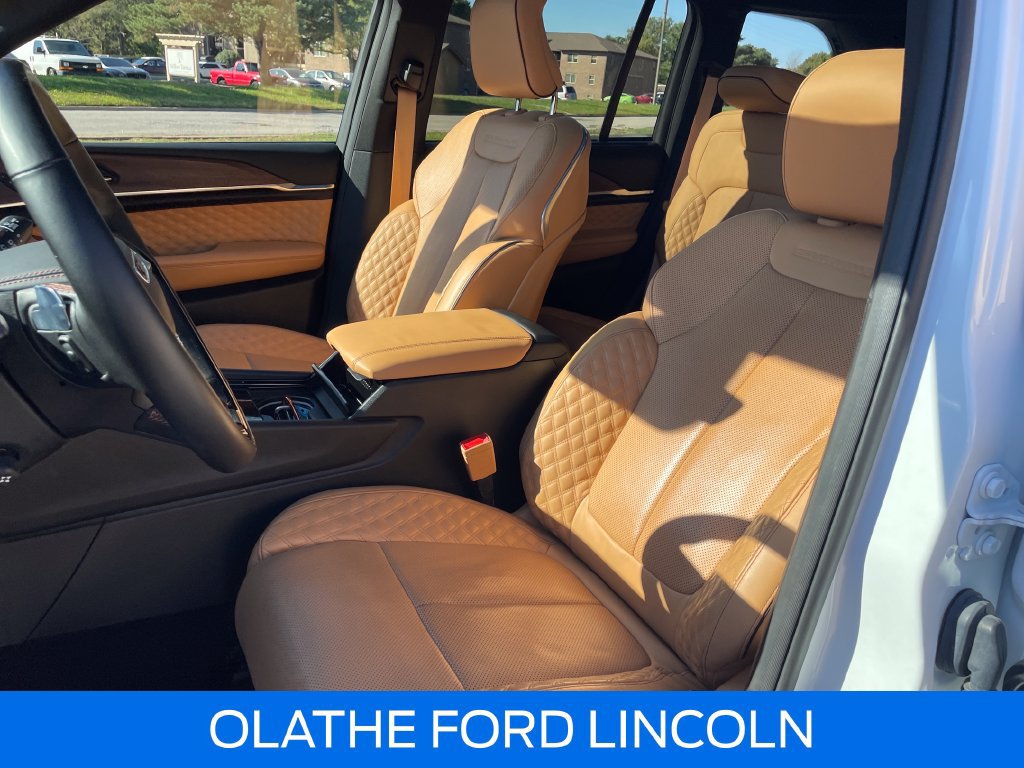 Used 2022 Jeep Grand Cherokee Summit w/ MOPAR Finishing Package AWD/4WD image 15