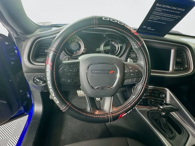 Used 2020 Dodge Challenger R/T w/ Driver Convenience Group RWD image 17