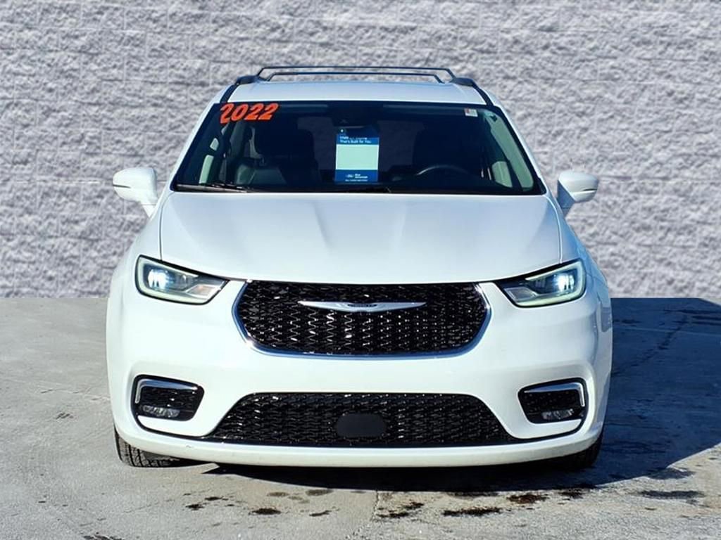 Used 2022 Chrysler Pacifica Touring-L image 8