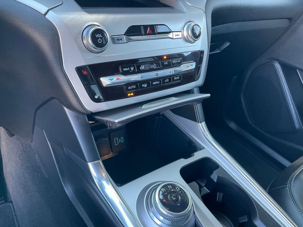 Certified 2022 Ford Explorer XLT w/ Equipment Group 202A image 84