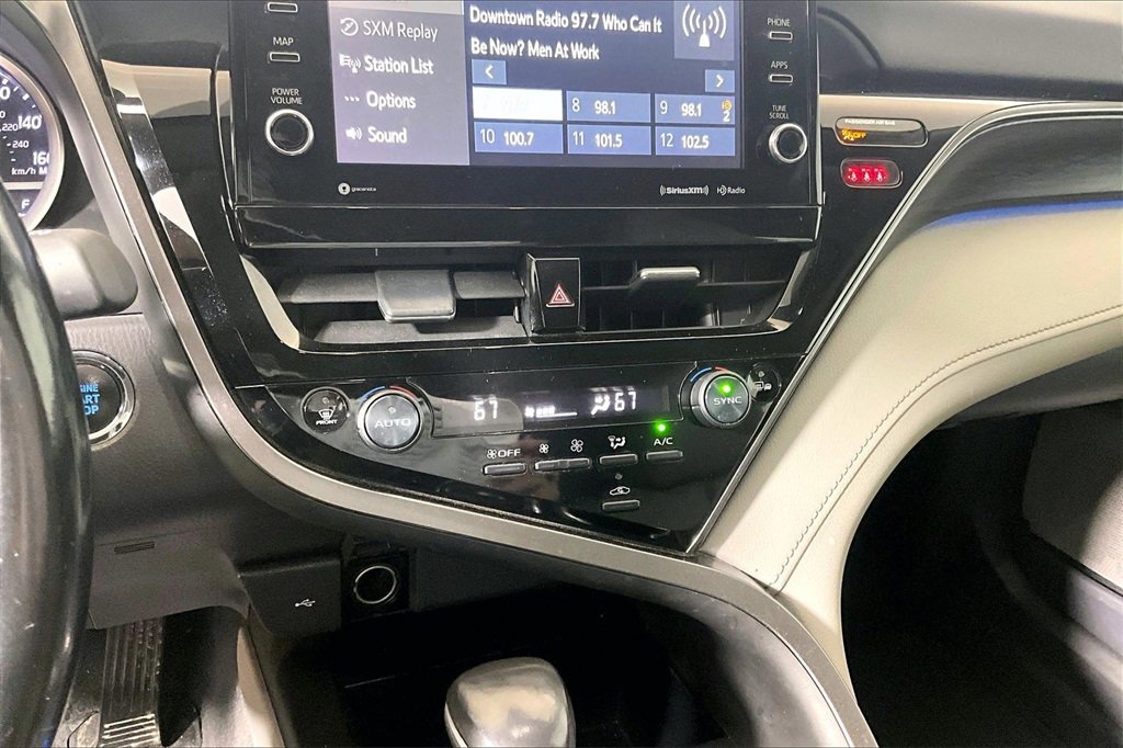 Used 2021 Toyota Camry XLE image 25