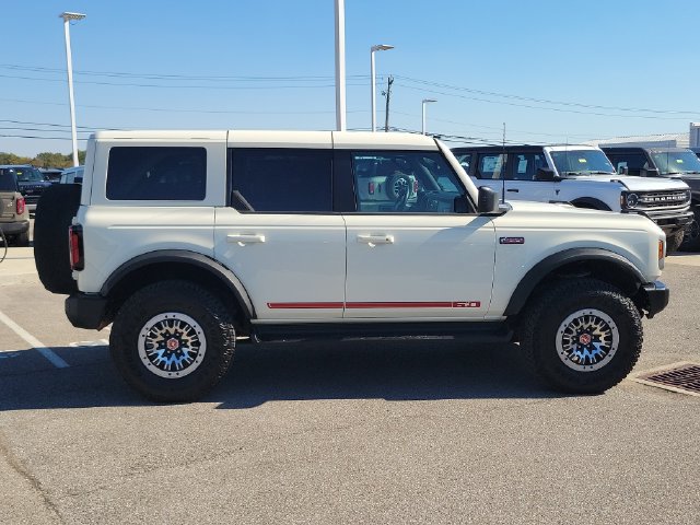 Certified 2026 Ford Bronco Outer Banks w/ Sasquatch Package AWD/4WD image 6