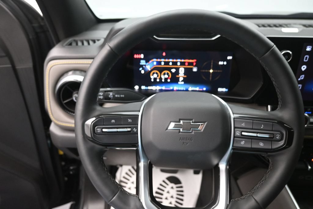Used 2025 Chevrolet Colorado ZR2 w/ Technology Package AWD/4WD image 30