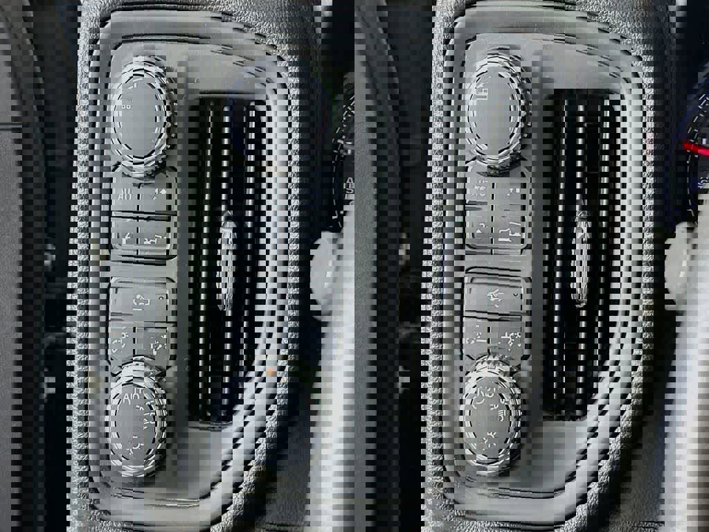 Used 2020 GMC Sierra 1500 4x4 Crew Cab image 24