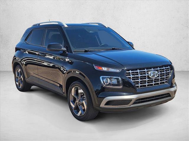 Used 2023 Hyundai Venue SEL FWD image 3