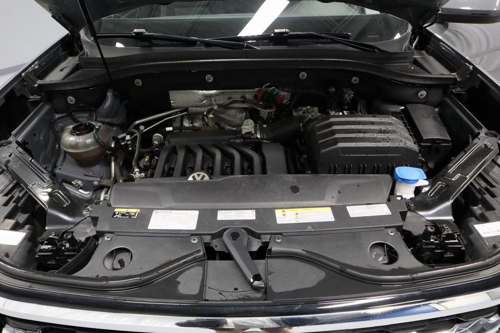 Used 2021 Volkswagen Atlas Cross Sport SE w/ Panoramic Sunroof Package image 17