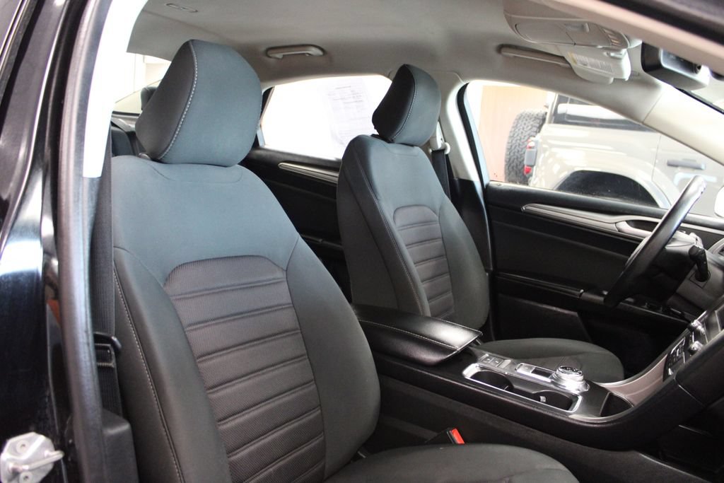 Certified 2020 Ford Fusion SE FWD image 48