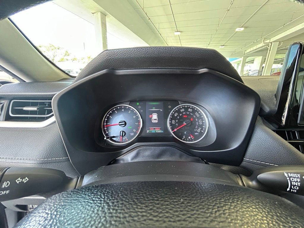 Used 2020 Toyota RAV4 XLE FWD image 40