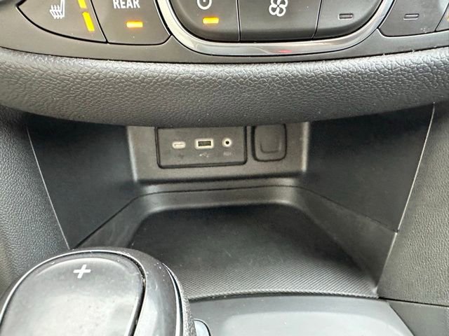 Used 2020 Chevrolet Equinox LT w/ Driver Convenience Package image 77