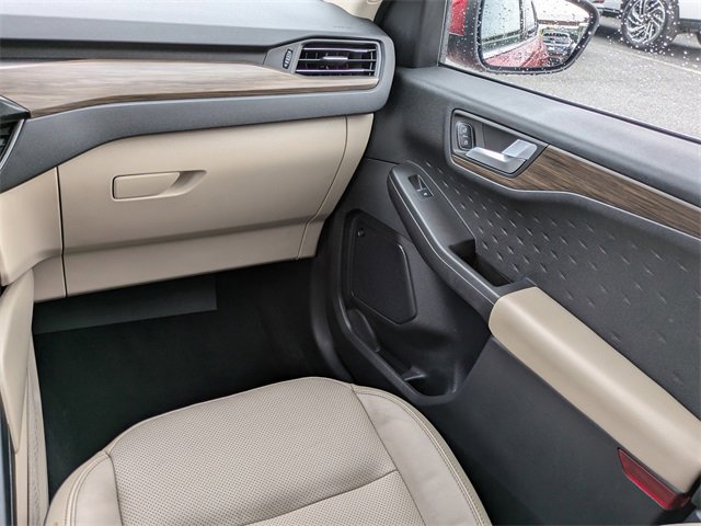 Certified 2020 Ford Escape Titanium image 17