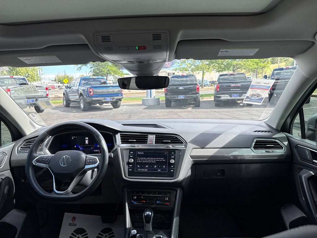 Used 2023 Volkswagen Tiguan SE AWD/4WD image 27