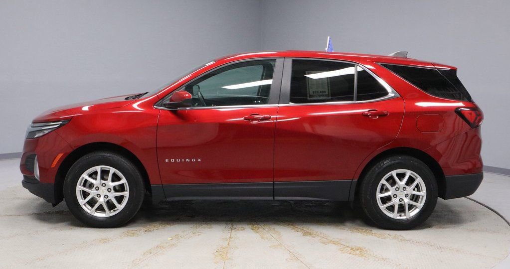 Used 2024 Chevrolet Equinox LT image 2