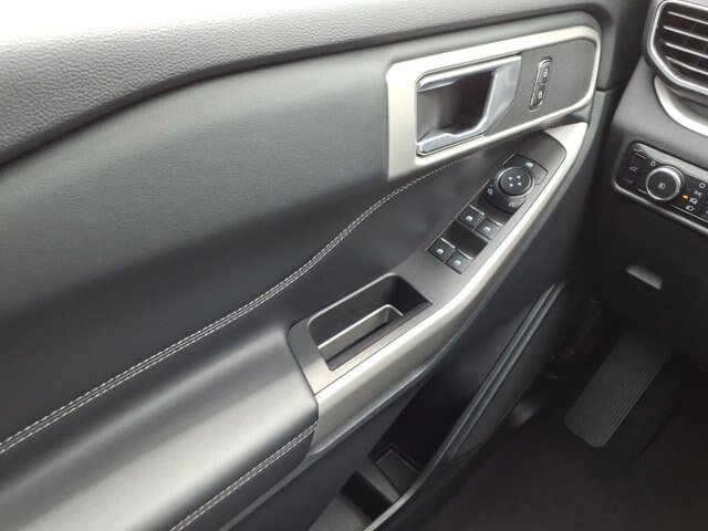Certified 2023 Ford Explorer XLT w/ Equipment Group 202A AWD/4WD image 15