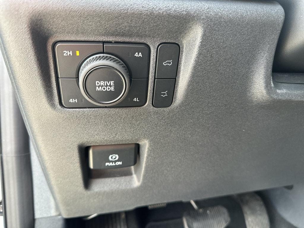 Certified 2025 Ford Expedition Active AWD/4WD image 10