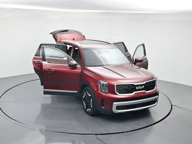 Used 2023 Kia Telluride EX w/ EX Captain's Chair Package FWD image 48