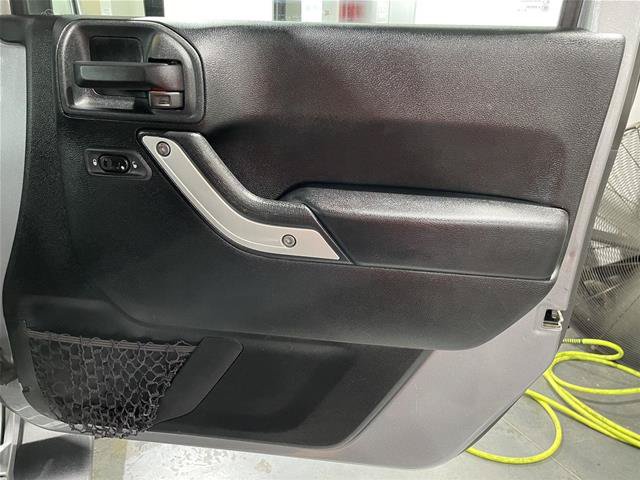 Used 2018 Jeep Wrangler Unlimited Sahara AWD/4WD image 22