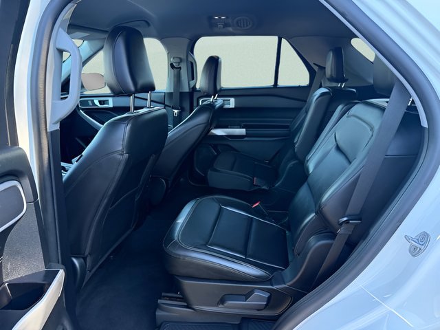 Certified 2022 Ford Explorer XLT w/ Equipment Group 202A AWD/4WD image 5