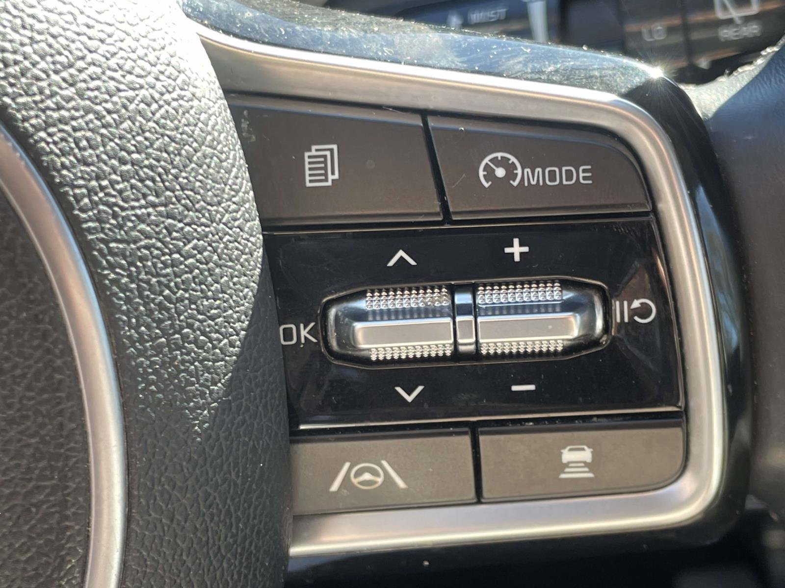 Used 2023 Kia Sorento SX image 26