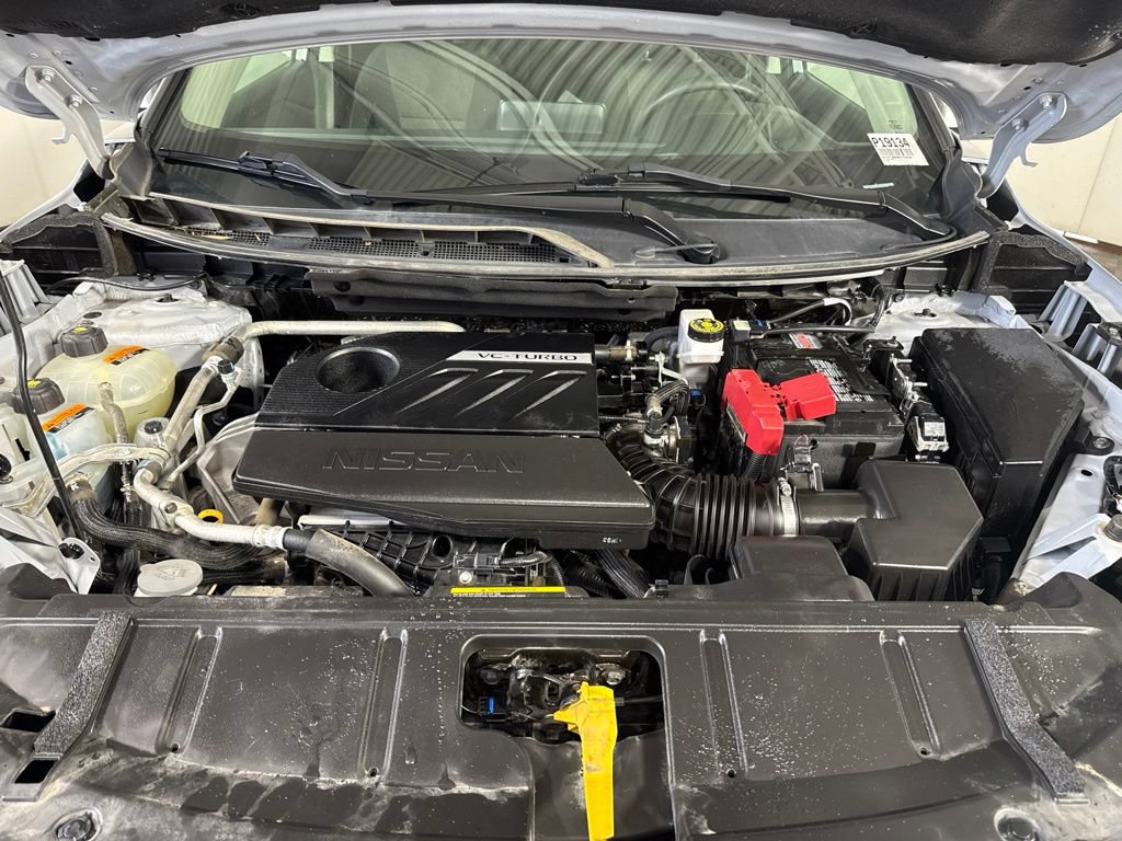 Used 2024 Nissan Rogue SV AWD/4WD image 3